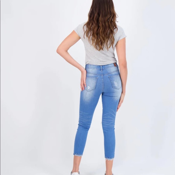 GoGo High-Waisted Distressed Dream Jeans Size 28 - Picture 5 of 10